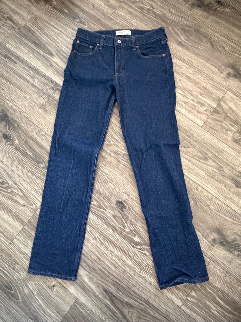 Abercrombie & Fitch The 90’s Straight Mid Rise Jean